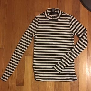 Striped mock turtle neck shirt